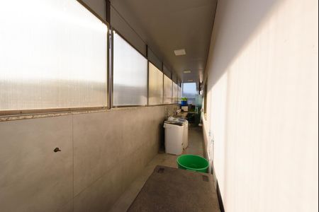 Casa à venda com 600m², 3 quartos e 4 vagas Casa à venda com 600m², 3 quartos e 4 vagasLavanderia