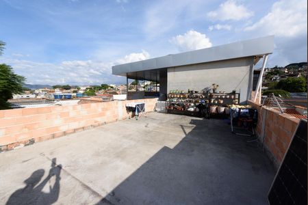 Casa à venda com 600m², 3 quartos e 4 vagas Casa à venda com 600m², 3 quartos e 4 vagasÁrea externa