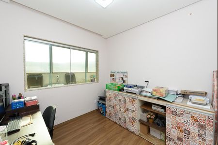 Casa à venda com 600m², 3 quartos e 4 vagas Casa à venda com 600m², 3 quartos e 4 vagasQuarto 1