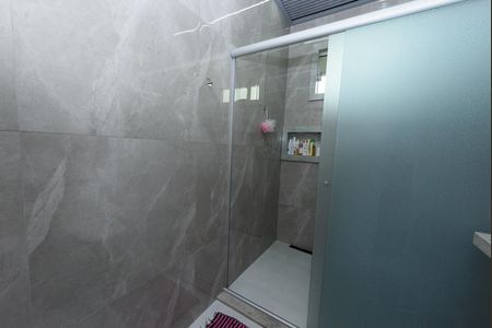 Casa à venda com 600m², 3 quartos e 4 vagas Casa à venda com 600m², 3 quartos e 4 vagasBanheiro 1