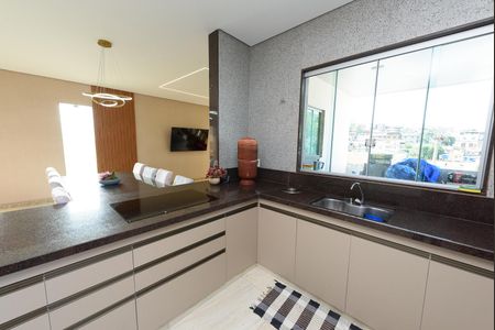 Casa à venda com 600m², 3 quartos e 4 vagas Casa à venda com 600m², 3 quartos e 4 vagasCozinha
