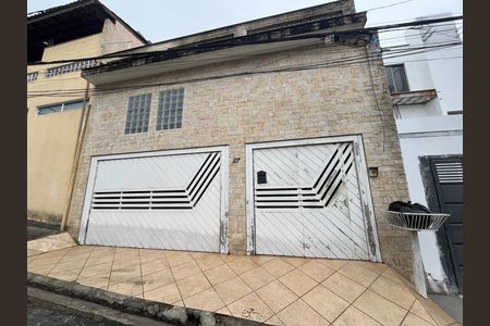Fachada  de casa à venda com 3 quartos, 250m² em Jardim Maria Virginia, São Paulo