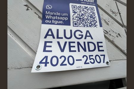Casa à venda com 250m², 3 quartos e 3 vagas Casa à venda com 250m², 3 quartos e 3 vagasPlaca AHZP-18