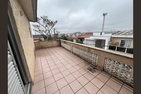 Casa à venda com 250m², 3 quartos e 3 vagas Casa à venda com 250m², 3 quartos e 3 vagasSacada