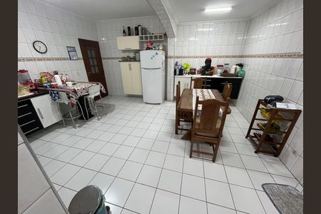 Casa à venda com 250m², 3 quartos e 3 vagas Casa à venda com 250m², 3 quartos e 3 vagasCozinha