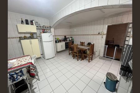 Casa à venda com 250m², 3 quartos e 3 vagas Casa à venda com 250m², 3 quartos e 3 vagasCozinha