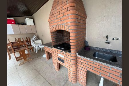 Casa à venda com 250m², 3 quartos e 3 vagas Casa à venda com 250m², 3 quartos e 3 vagasChurrasqueira