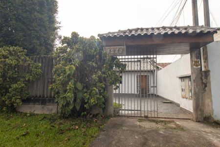 Casa à venda com 720m², 3 quartos e 5 vagas Casa à venda com 720m², 3 quartos e 5 vagasFachada