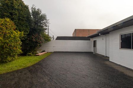 Casa à venda com 720m², 3 quartos e 5 vagas Casa à venda com 720m², 3 quartos e 5 vagasÁrea externa
