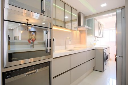 Apartamento à venda com 81m², 3 quartos e 2 vagasCozinha