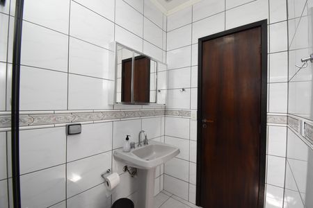Casa à venda com 202m², 3 quartos e 3 vagasBanheiro 2