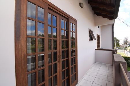 Sacada da sala 2 de casa à venda com 3 quartos, 202m² em Capão da Imbuia, Curitiba