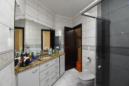Casa à venda com 202m², 3 quartos e 3 vagasBanheiro da Suíte