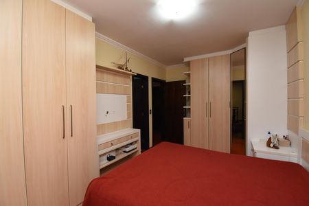 Casa à venda com 202m², 3 quartos e 3 vagasSuíte