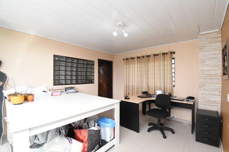 Casa à venda com 202m², 3 quartos e 3 vagasEscritório