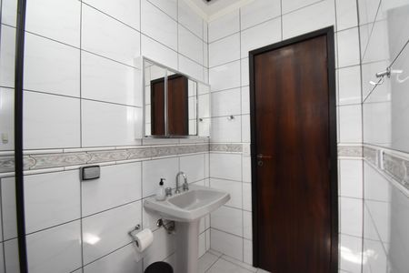Casa à venda com 202m², 3 quartos e 3 vagasBanheiro 2