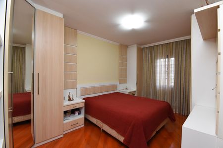 Casa à venda com 202m², 3 quartos e 3 vagasSuíte