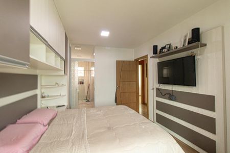 Casa à venda com 250m², 3 quartos e 3 vagasQuarto 3 Suite