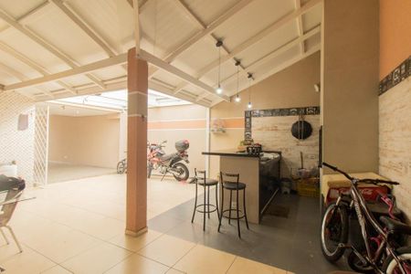 Casa à venda com 250m², 3 quartos e 3 vagasVaranda gourmet e Area de Serviço