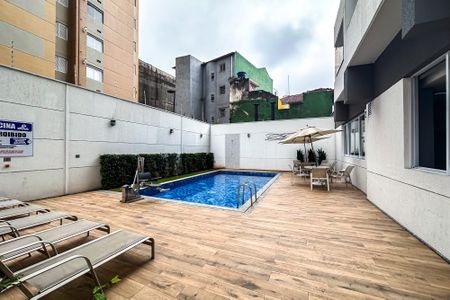 Studio à venda com 27m², 1 quarto e sem vaga Studio à venda com 27m², 1 quarto e sem vagaPiscina