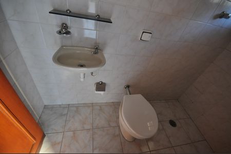 Casa à venda com 220m², 3 quartos e 3 vagasBanheiro de serviço