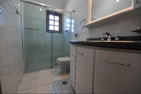 Casa à venda com 220m², 3 quartos e 3 vagasBanheiro Social
