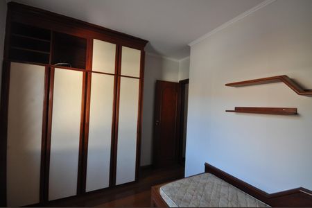 Casa à venda com 220m², 3 quartos e 3 vagasQuarto 2