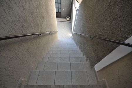 Casa à venda com 220m², 3 quartos e 3 vagasEscada