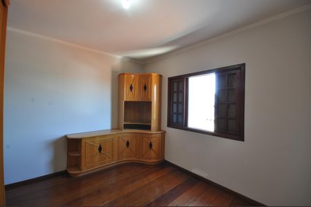Casa à venda com 220m², 3 quartos e 3 vagasQuarto Suíte