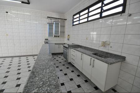 Casa à venda com 220m², 3 quartos e 3 vagasSalão de festas