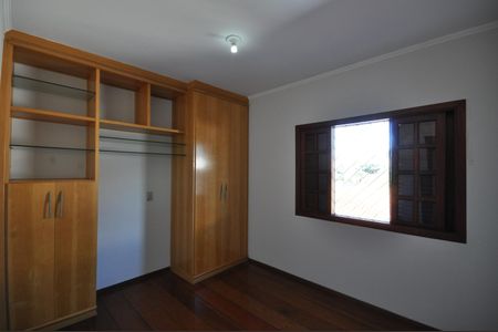Casa à venda com 220m², 3 quartos e 3 vagasQuarto 3