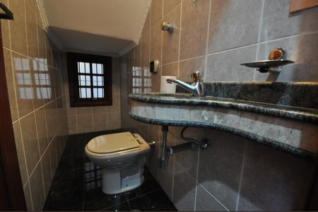 Casa à venda com 220m², 3 quartos e 3 vagasLavabo