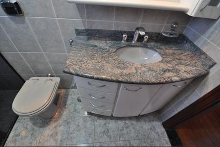 Casa à venda com 220m², 3 quartos e 3 vagasBanheiro do Quarto Suíte
