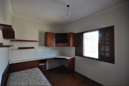 Casa à venda com 220m², 3 quartos e 3 vagasQuarto 2