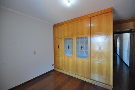 Casa à venda com 220m², 3 quartos e 3 vagasQuarto Suíte