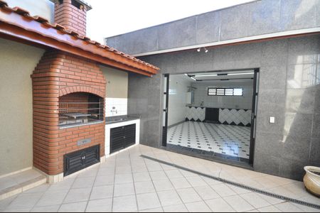 Casa à venda com 220m², 3 quartos e 3 vagasChurrasqueira