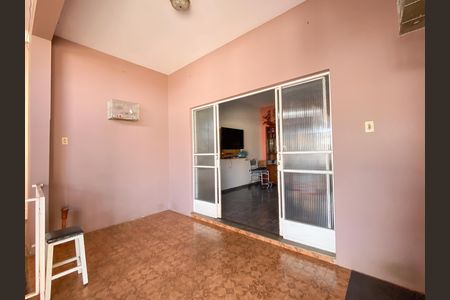 Casa para alugar com 210m², 2 quartos e 2 vagas