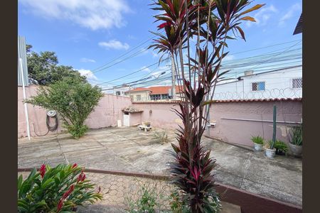 Casa para alugar com 210m², 2 quartos e 2 vagas