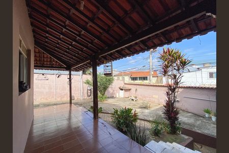 Casa para alugar com 210m², 2 quartos e 2 vagas