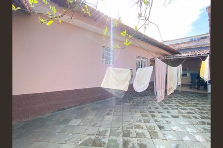 Casa para alugar com 210m², 2 quartos e 2 vagas