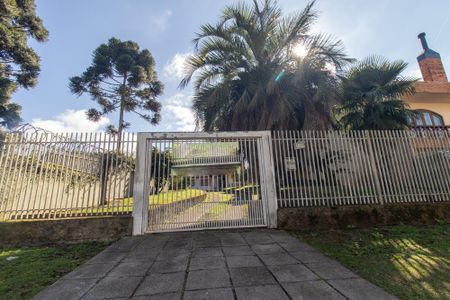 Casa à venda com 270m², 3 quartos e 3 vagasFachada