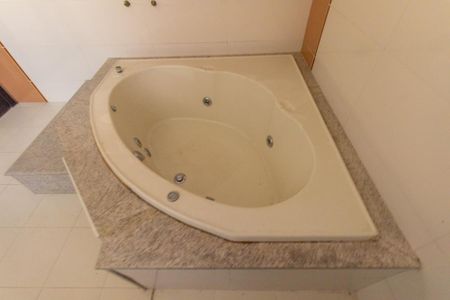 Casa à venda com 270m², 3 quartos e 3 vagasBanheiro da Suíte