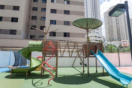 Apartamento à venda com 87m², 2 quartos e 2 vagas Apartamento à venda com 87m², 2 quartos e 2 vagasÁrea comum - Playground