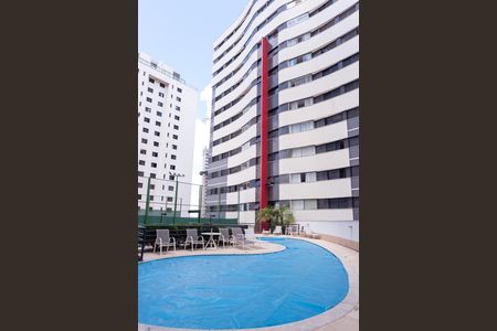 Apartamento à venda com 87m², 2 quartos e 2 vagas Apartamento à venda com 87m², 2 quartos e 2 vagasÁrea comum - Piscina