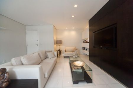 Apartamento à venda com 87m², 2 quartos e 2 vagas Apartamento à venda com 87m², 2 quartos e 2 vagasSala de TV