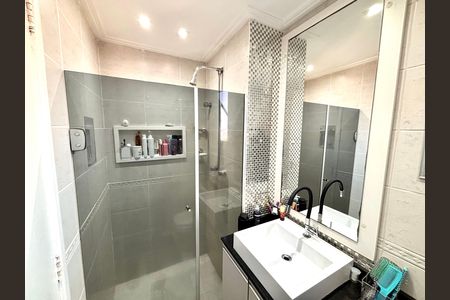 Apartamento à venda com 60m², 3 quartos e 1 vagaBanheiro 