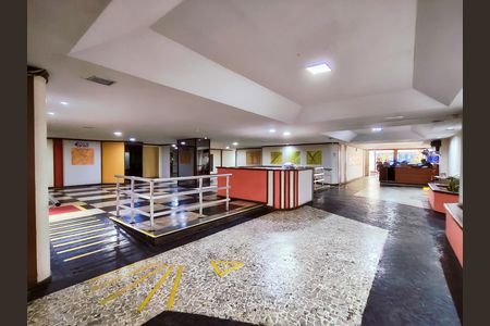 Apartamento à venda com 65m², 2 quartos e 1 vaga Apartamento à venda com 65m², 2 quartos e 1 vagaFachada e portaria
