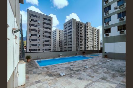 Apartamento à venda com 65m², 2 quartos e 1 vaga Apartamento à venda com 65m², 2 quartos e 1 vagaÁrea comum - Piscina