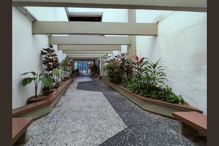 Apartamento à venda com 65m², 2 quartos e 1 vaga Apartamento à venda com 65m², 2 quartos e 1 vagaFachada e portaria