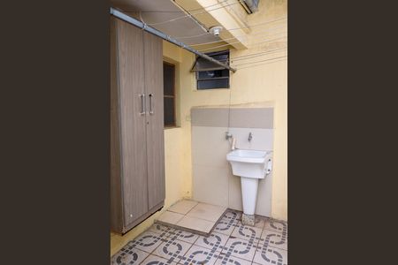 Casa para alugar com 80m², 2 quartos e 1 vaga Casa para alugar com 80m², 2 quartos e 1 vagaLavanderia